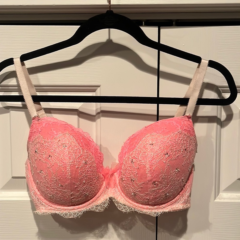 Victoria’s Secret sexy and functional bra!